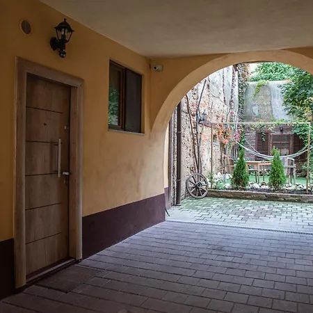 Luky 12 Apartman Brassó